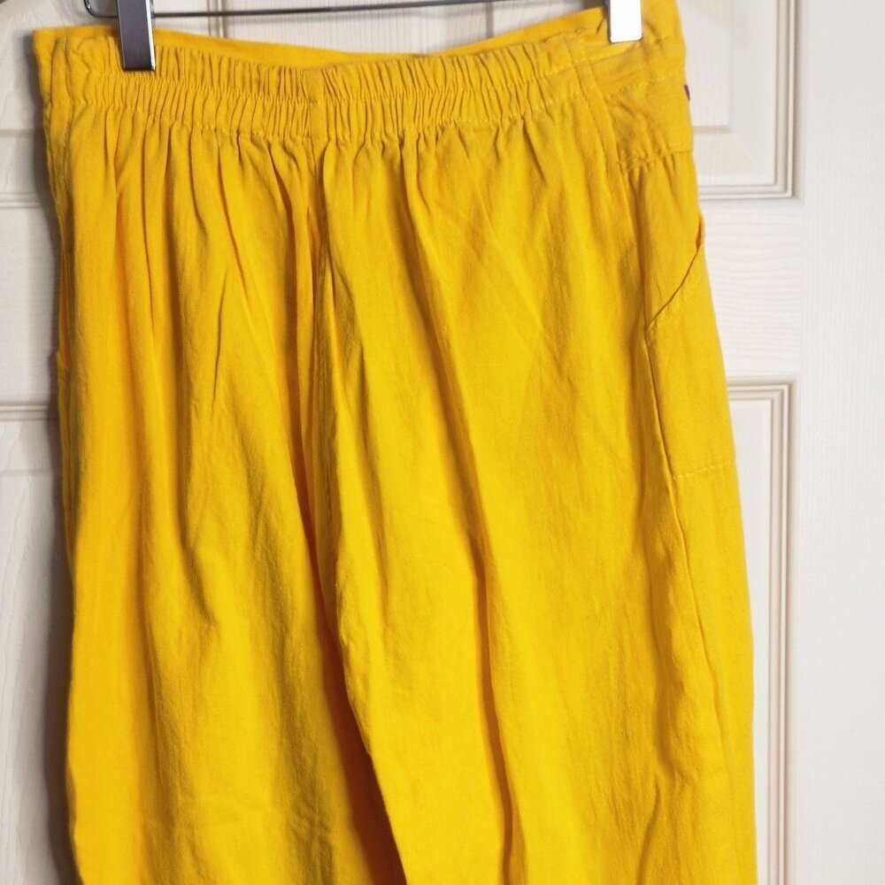 Vintage - Bright Yellow Orange Linen Capri Pants w Heavily Embroidered Front - Picture 4 of 5